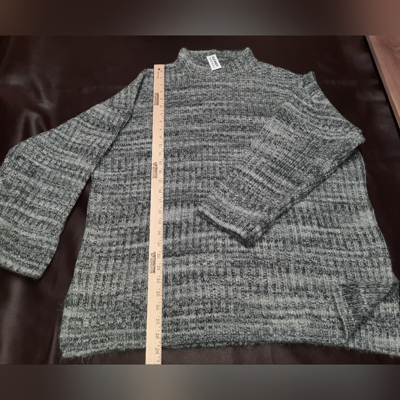 Old Navy Tunic-length Gray Sweater - XL - NWT - Picture 3 of 5